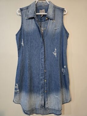 NWT Guess. Blue Fog Wash With Distroy. Denim Tunic. Ladies Large.